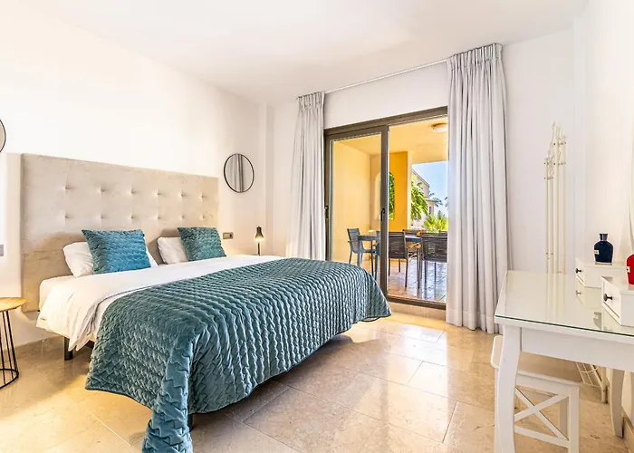 Cozy 2-bedroom In Hacienda De Cifuentes Appartement Estepona