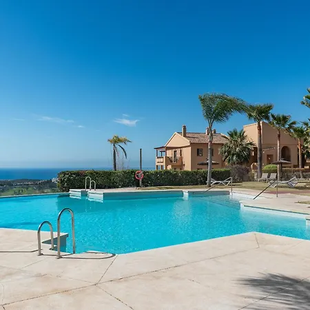 شقة Cozy 2-bedroom In Hacienda De Cifuentes إِستيبونا