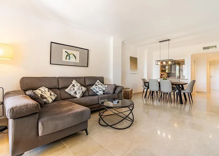 Cozy 2-bedroom In Hacienda De Cifuentes شقة