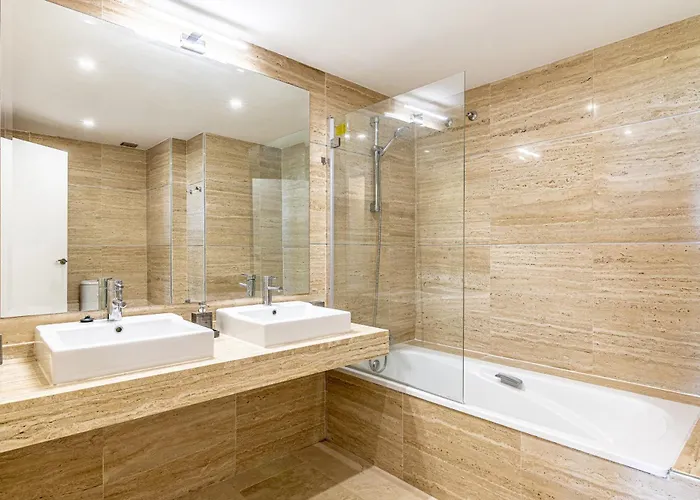 Cozy 2-bedroom In Hacienda De Cifuentes إِستيبونا